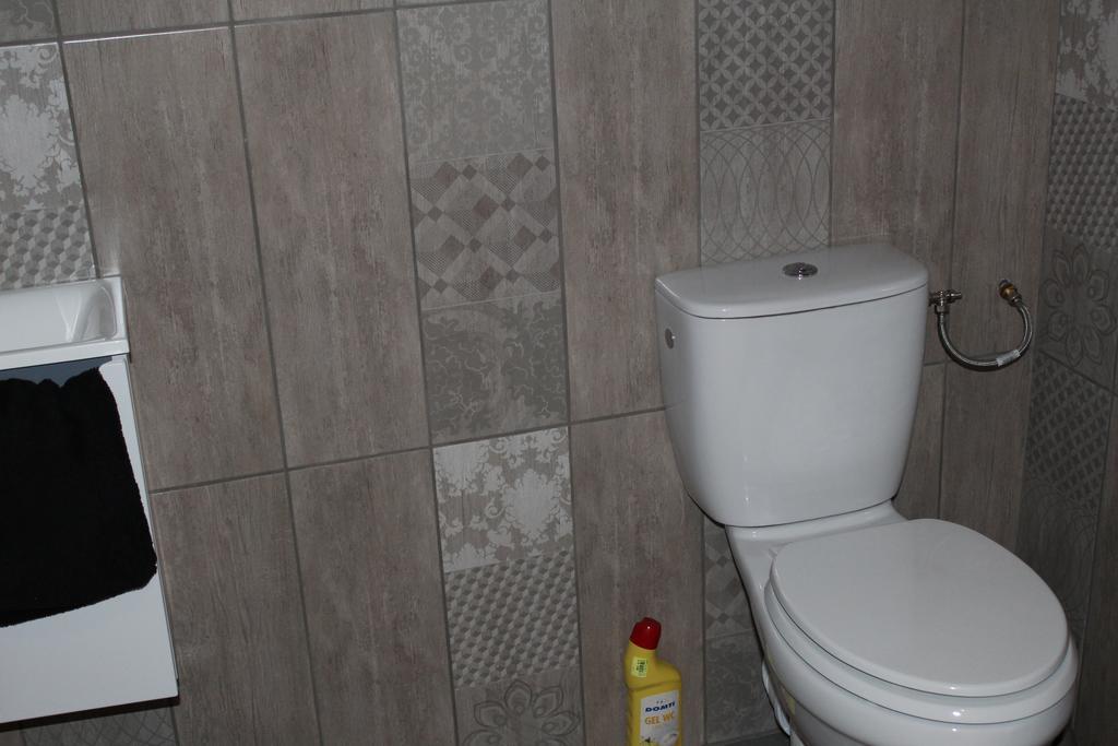 Au Relais Du Canal A Grand Gabarit Nesle Zewnętrze zdjęcie